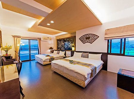 Riverbank B&B Yilan Exterior photo
