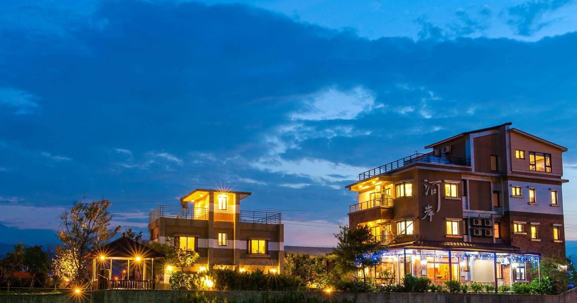 Riverbank B&B Yilan Exterior photo
