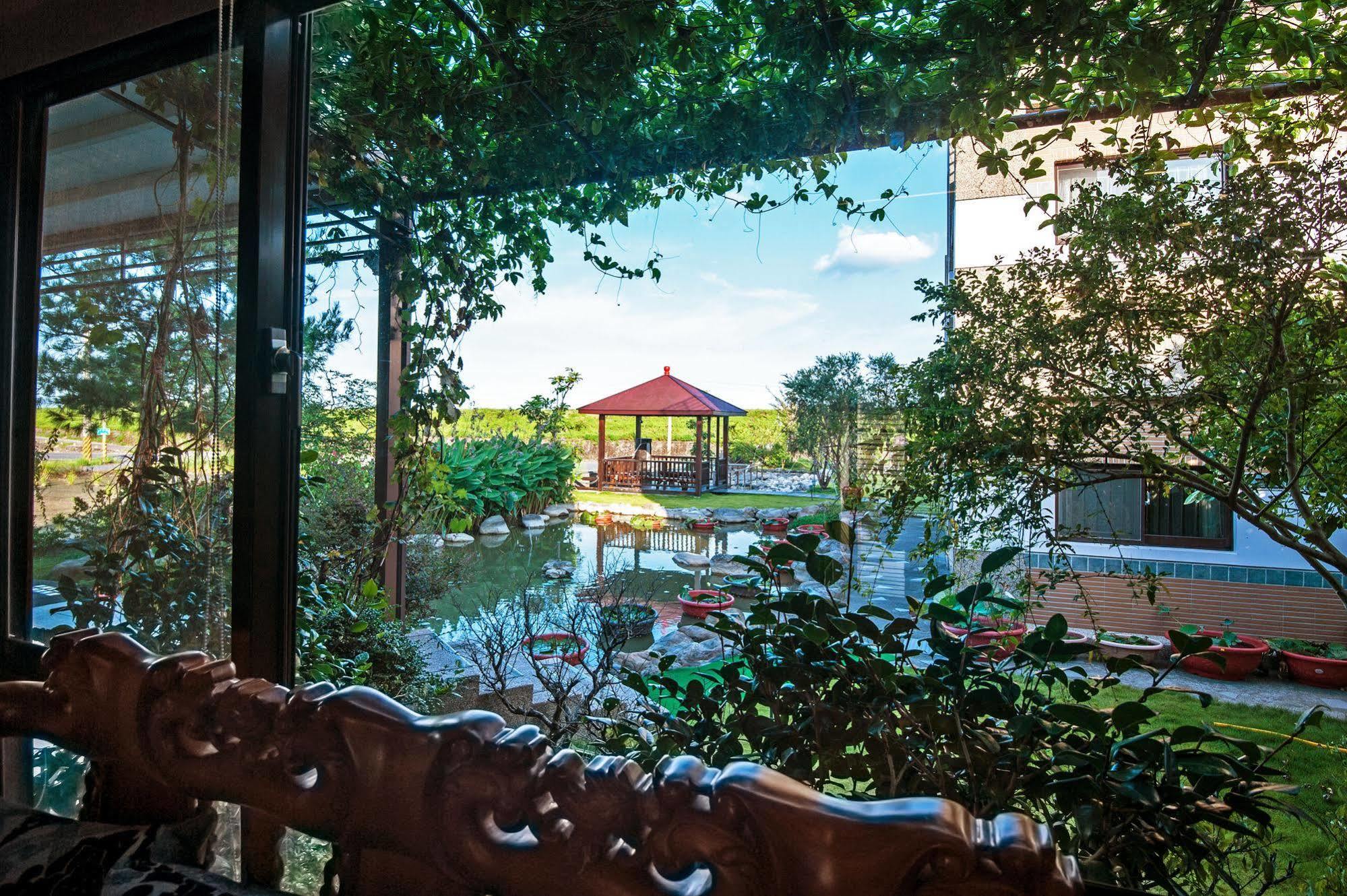 Riverbank B&B Yilan Exterior photo