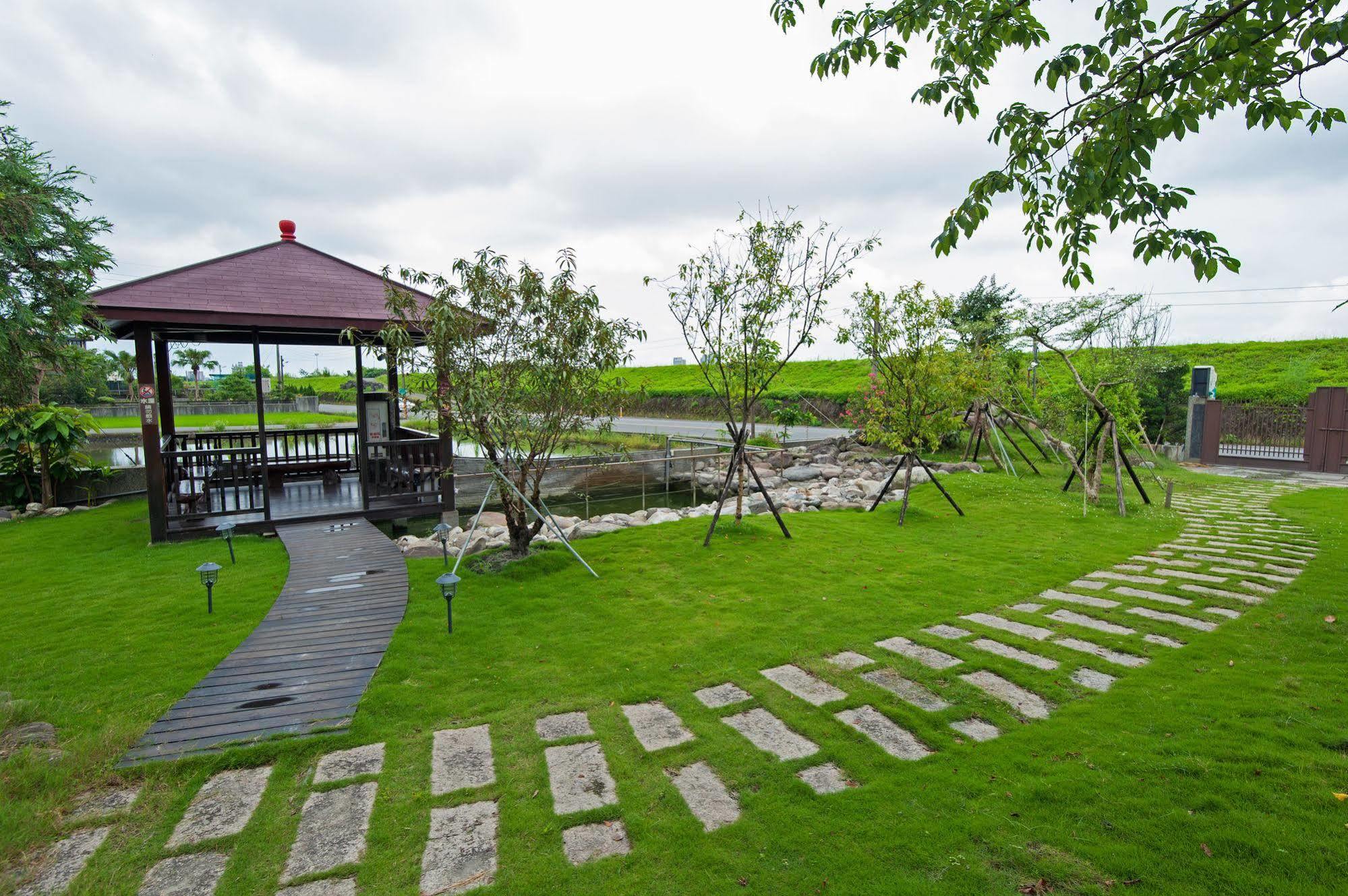 Riverbank B&B Yilan Exterior photo